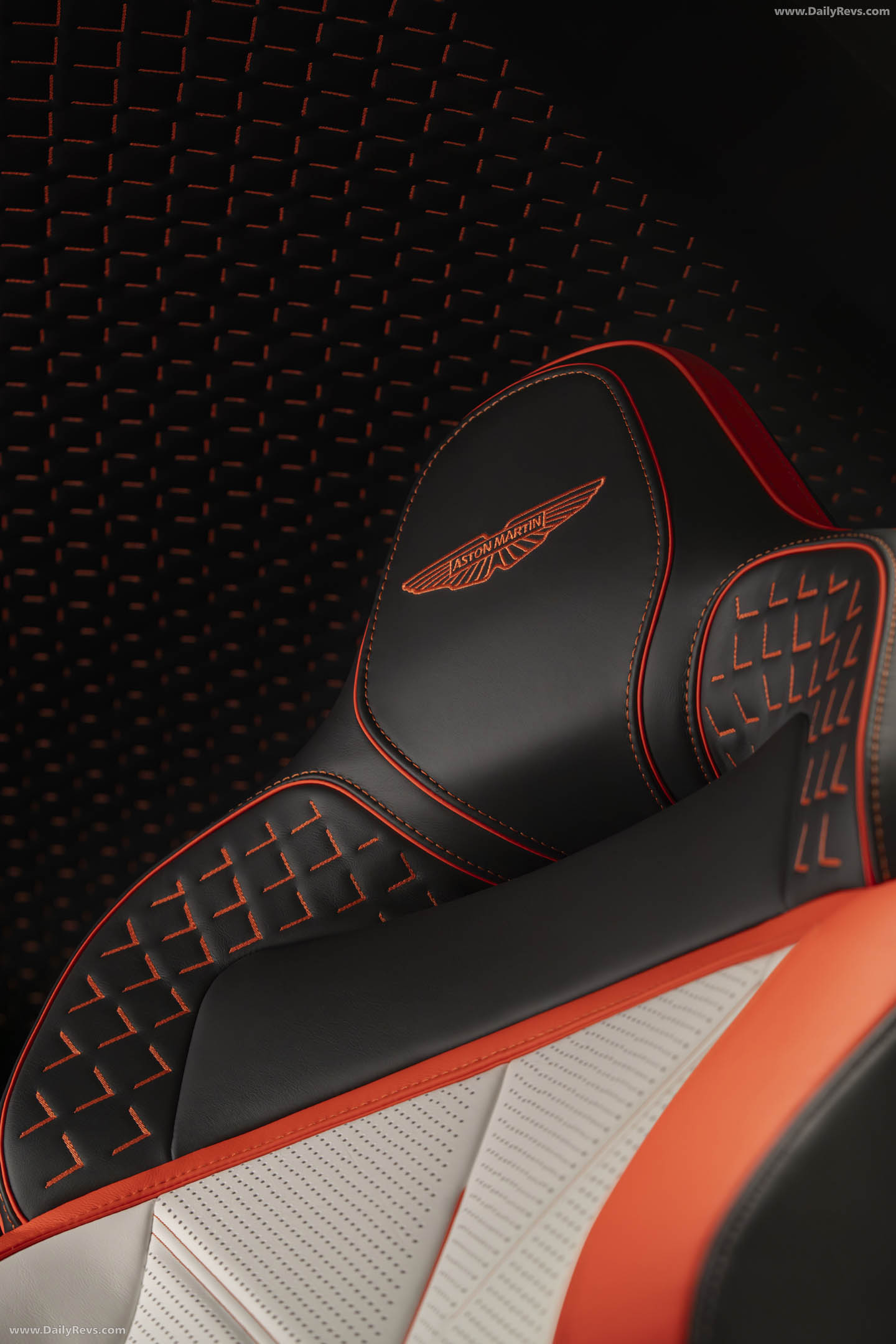 2028 Aston Martin Valen Interior